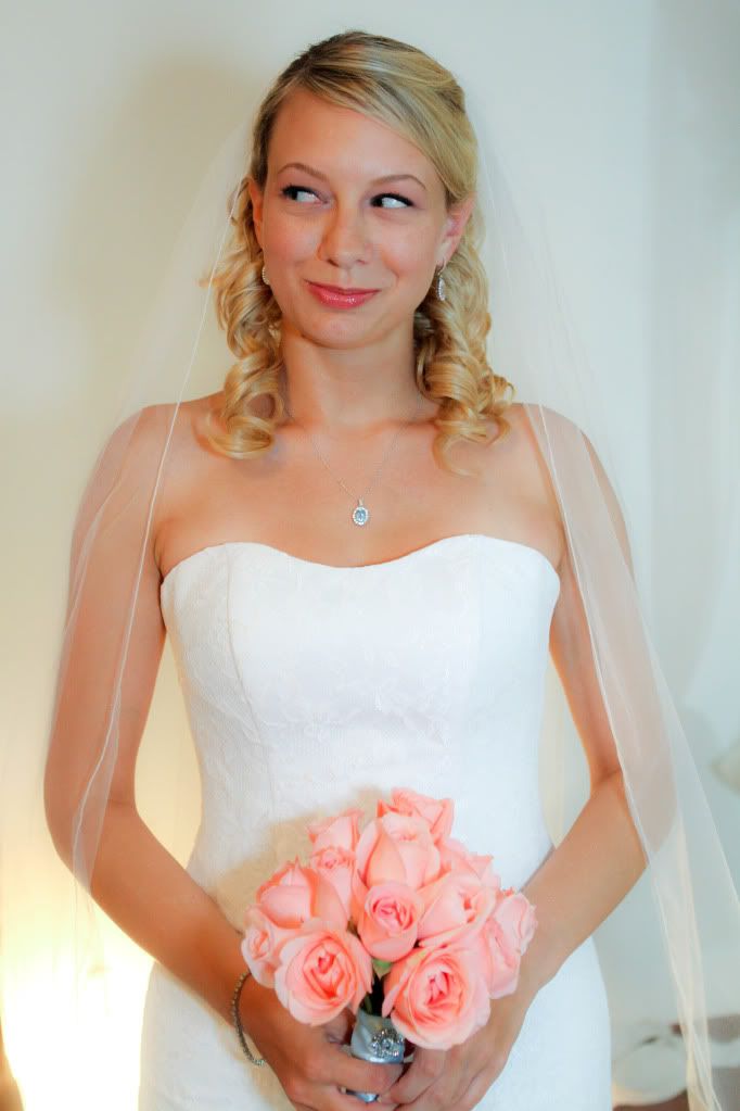 IMAGE: http://i415.photobucket.com/albums/pp231/hillhey/BCs%20wedding/IMG_6803.jpg