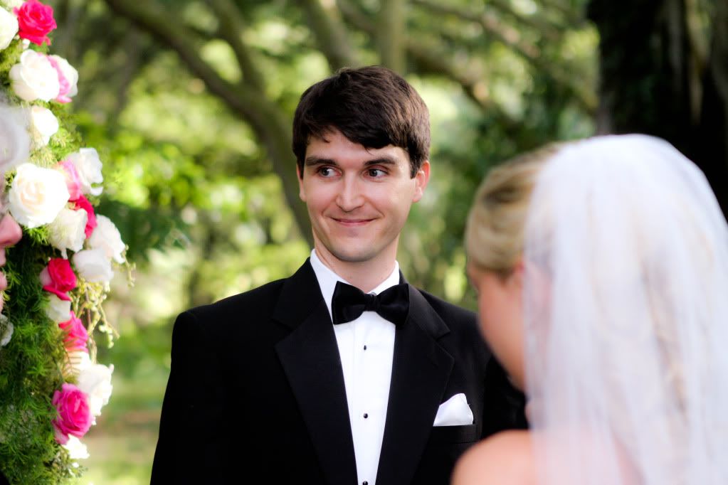 IMAGE: http://i415.photobucket.com/albums/pp231/hillhey/BCs%20wedding/IMG_6841.jpg