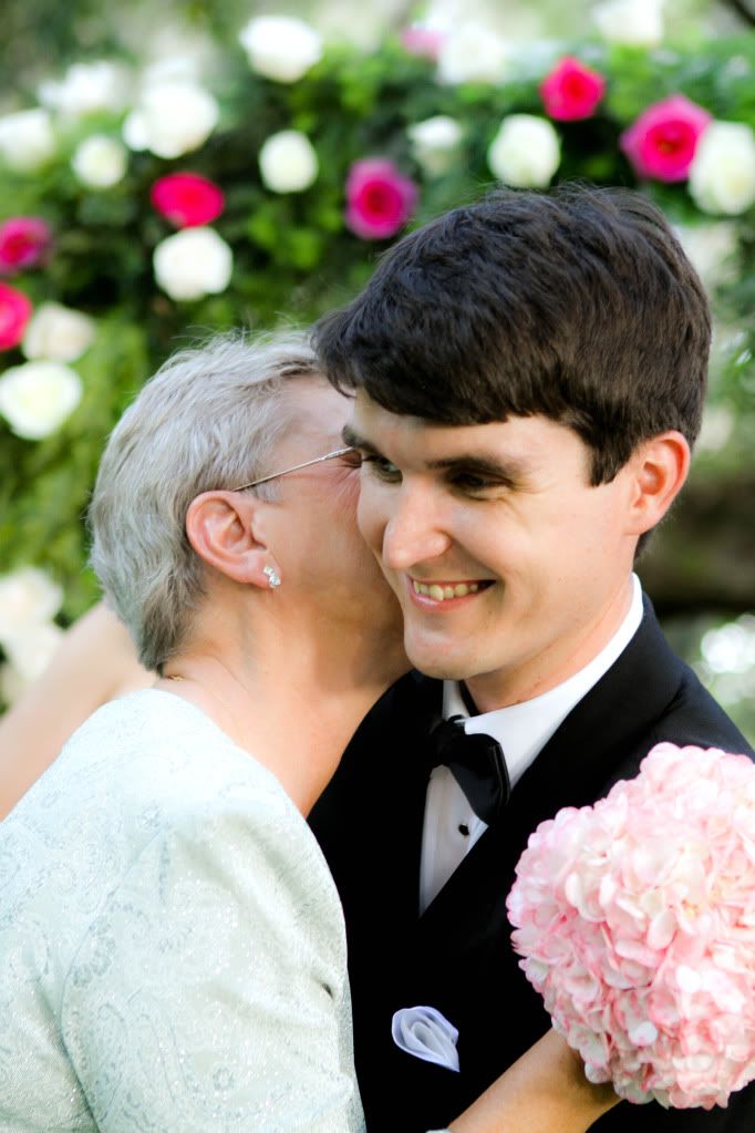 IMAGE: http://i415.photobucket.com/albums/pp231/hillhey/BCsweddingII/IMG_7012.jpg