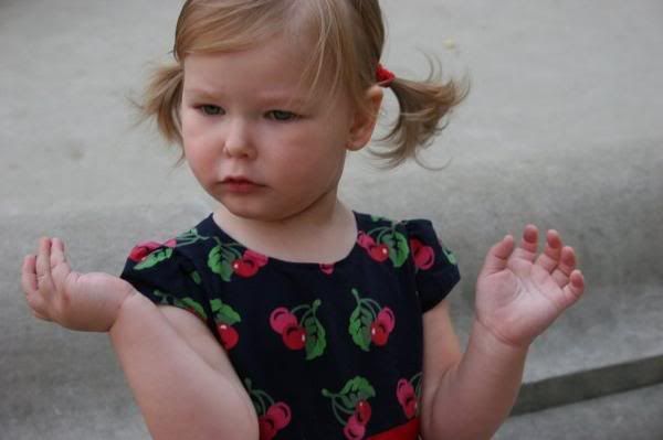 IMAGE: http://i415.photobucket.com/albums/pp231/hillhey/Katelyn%20in%20the%20park%20Oct%202008/l_c0dba6678a1f467c9031c203ad3b9777.jpg