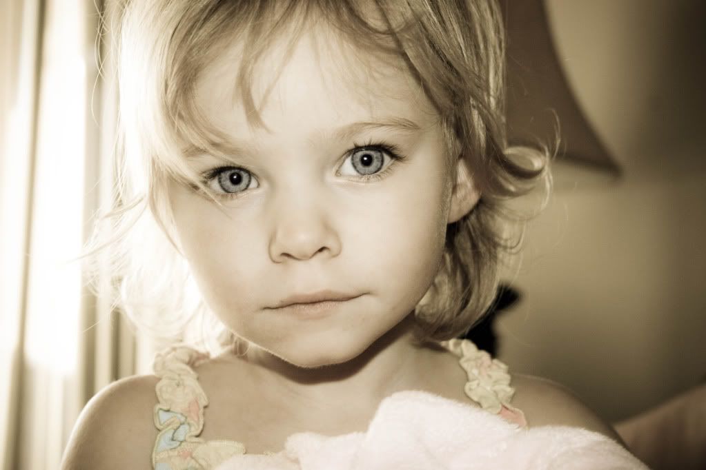 IMAGE: http://i415.photobucket.com/albums/pp231/hillhey/katelynmh/IMG_5301ava.jpg