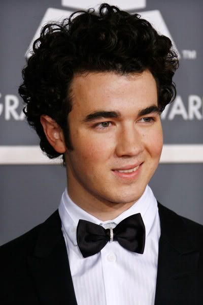 kevin jonas new look