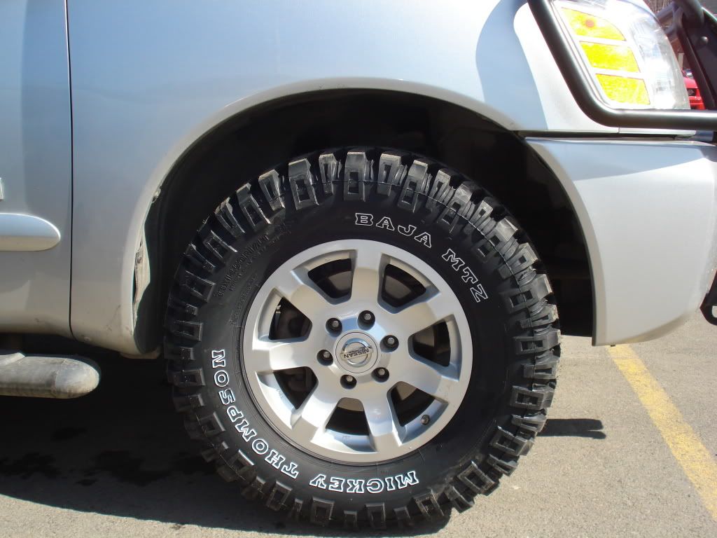 2005 Nissan titan stock tires