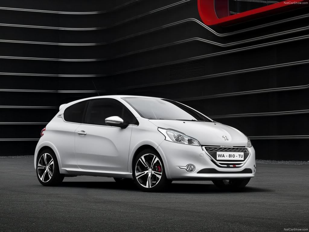 Peugeot-208_GTi_2014_1600x1200_wallpaper_01.jpg