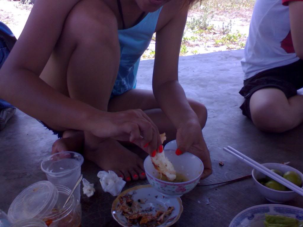 tường thuật quá trình mần thịt con tôm hùm - 5