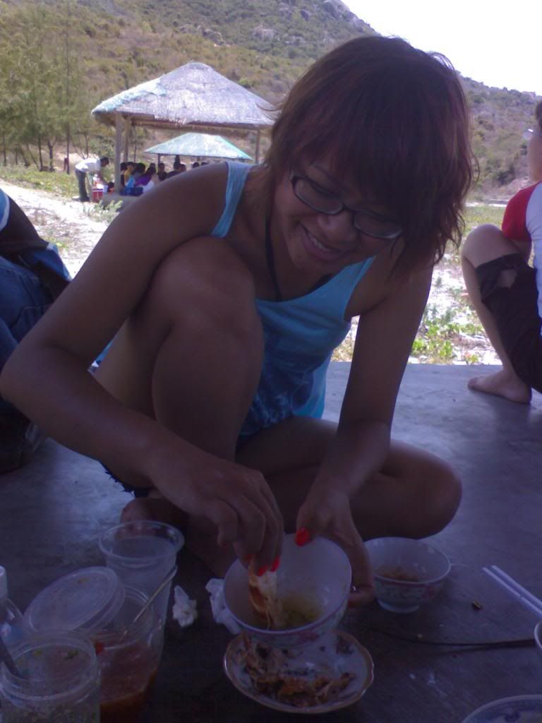 tường thuật quá trình mần thịt con tôm hùm - 4